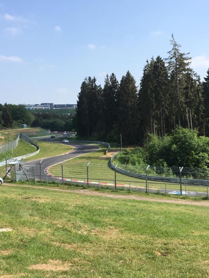 Gaestezimmer Melina Am Nuerburgring アーデナウ エクステリア 写真