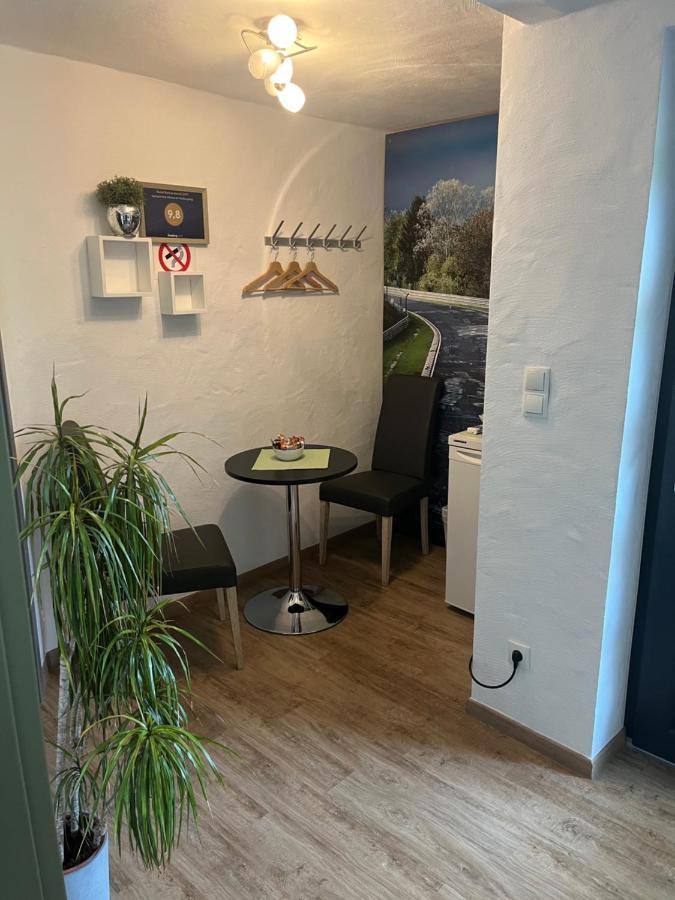 Gaestezimmer Melina Am Nuerburgring アーデナウ エクステリア 写真