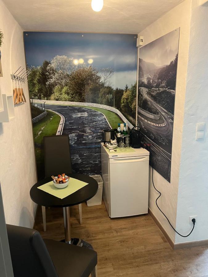 Gaestezimmer Melina Am Nuerburgring アーデナウ エクステリア 写真